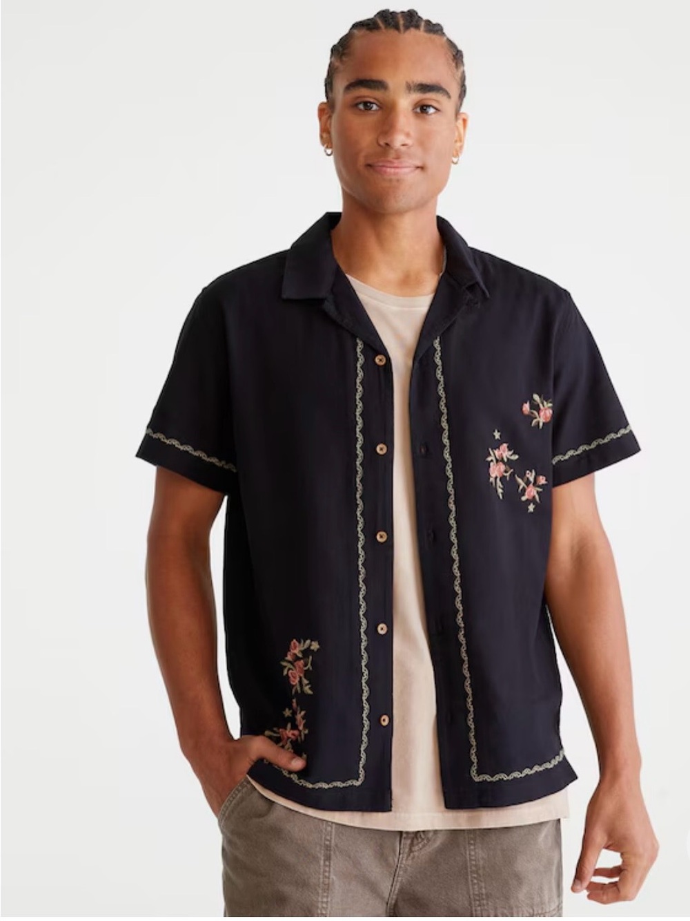 NWT Black Floral Embroidered Shirt Size XS Button Down Short Sleeve Aeropostale